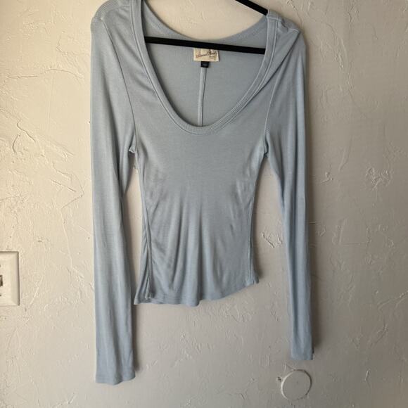 Universal Thread Y2k Bella Swan Ellena Gilbert Shirt Large Ribbed Scoop Neck Top - Picture 6 of 9